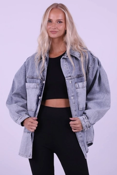A wholesale clothing model wears xlo10189-piece-colored-washed-denim-jacket, Turkish wholesale Jacket of XLove