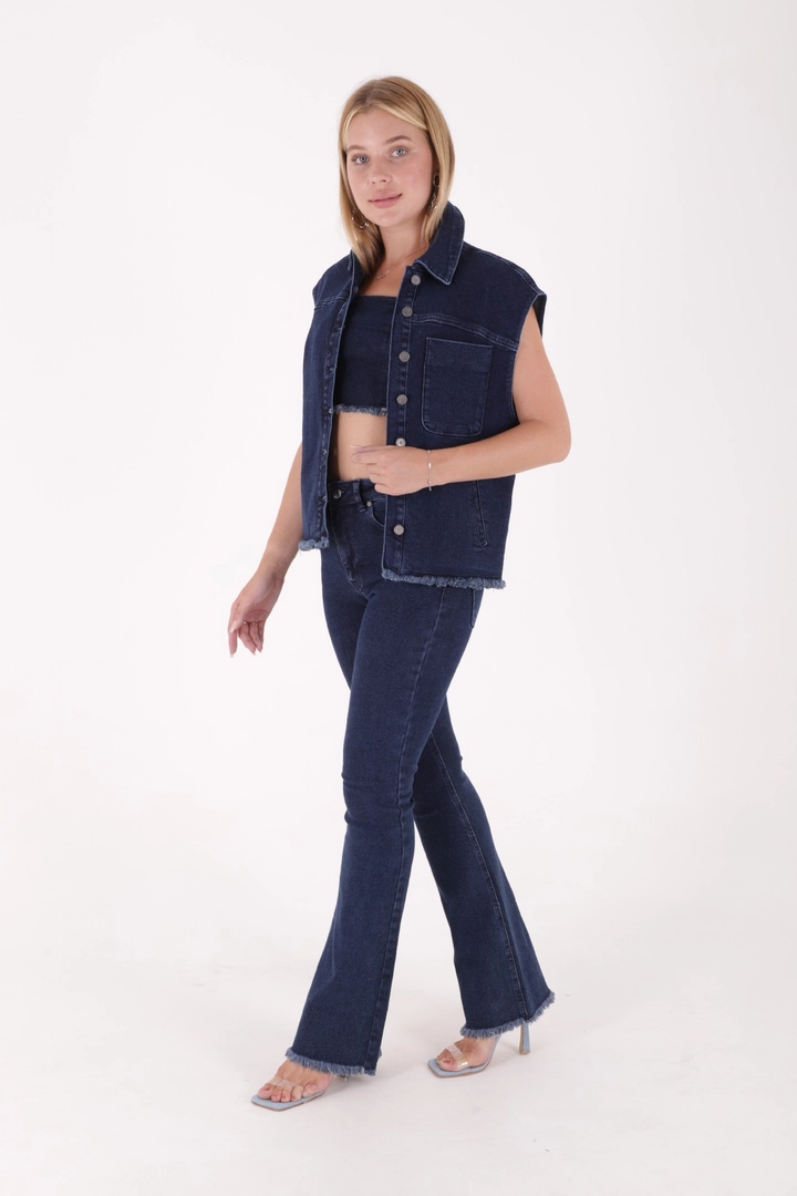 Un model de îmbrăcăminte angro poartă xlo10220-buttoned-front-tasseled-denim-vest-dark-blue, turcesc angro Vestă de XLove