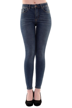 A wholesale clothing model wears 37466 - Jeans - Dark Blue, Turkish wholesale Jeans of XLove