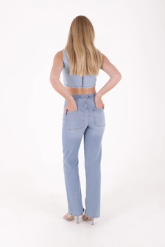 Een kledingmodel uit de groothandel draagt 40270 - Jeans - Light Blue, Turkse groothandel Jeans van XLove
