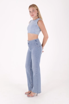 Una modella di abbigliamento all'ingrosso indossa 40270 - Jeans - Light Blue, vendita all'ingrosso turca di Jeans di XLove