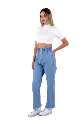 A model wears 37449 - Jeans - Light Blue, wholesale Jeans of XLove to display at Lonca