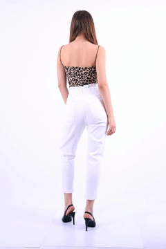 Модель оптовой продажи одежды носит 37442 - Jeans - White, турецкий оптовый товар Джинсы от XLove.