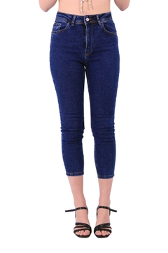 Una modella di abbigliamento all'ingrosso indossa 37458 - Jeans - Navy Blue, vendita all'ingrosso turca di Jeans di XLove
