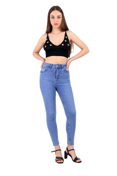 A model wears 37475 - Jeans - Light Blue, wholesale Jeans of XLove to display at Lonca