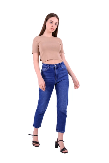 Een kledingmodel uit de groothandel draagt  Jeans - Marineblauw
, Turkse groothandel Jeans van XLove