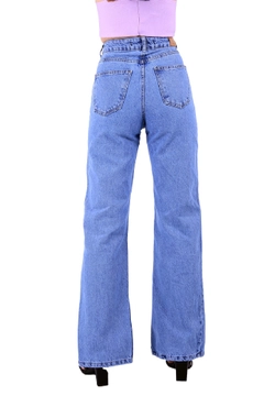 Модел на дрехи на едро носи 37527 - Jeans - Light Blue, турски едро Дънки на XLove