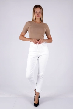 Een kledingmodel uit de groothandel draagt 45220 - Jeans - White, Turkse groothandel Jeans van XLove