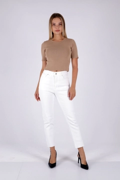 Una modella di abbigliamento all'ingrosso indossa 45220 - Jeans - White, vendita all'ingrosso turca di Jeans di XLove