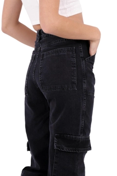 Ein Bekleidungsmodell aus dem Großhandel trägt 46367 - Jeans - Anthracite, türkischer Großhandel Jeans von XLove