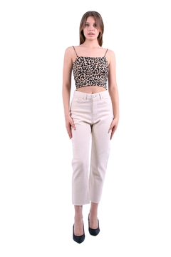 A wholesale clothing model wears 40272 - Jeans - Natural, Turkish wholesale Jeans of XLove
