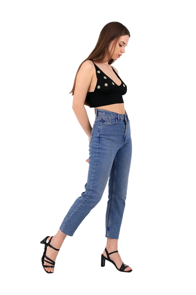A model wears XLO10009 - Jeans - Blue, wholesale Jeans of XLove to display at Lonca