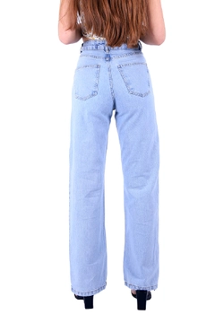Модель оптовой продажи одежды носит XLO10021 - Jeans - Ice Blue, турецкий оптовый товар Джинсы от XLove.