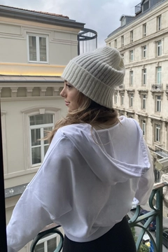 A wholesale clothing model wears lav10005-hooded-crop-thick-inside-fleece-knitted-sweatshirt, Turkish wholesale Sweatshirt of la & vetta