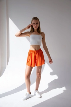A wholesale clothing model wears lav10007-tights-sports-shorts, Turkish wholesale Shorts of la & vetta