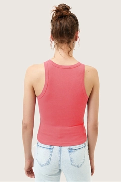 A wholesale clothing model wears lav10014-ribbed-halter-neck-knitted-undershirt, Turkish wholesale Undershirt of la & vetta