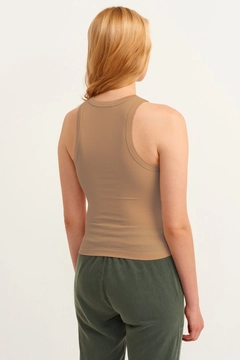 A wholesale clothing model wears lav10018-ribbed-halter-neck-knitted-undershirt, Turkish wholesale Undershirt of la & vetta