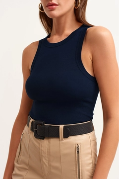 A wholesale clothing model wears lav10020-ribbed-halter-neck-knitted-undershirt, Turkish wholesale Undershirt of la & vetta
