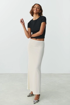 A wholesale clothing model wears lav10036-maxi-basic-skirt, Turkish wholesale Skirt of la & vetta