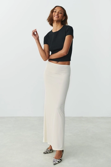 A wholesale clothing model wears  Maxi Basic Skirt
, Turkish wholesale Skirt of la & vetta