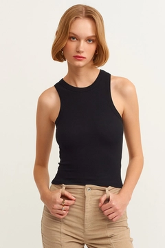 A wholesale clothing model wears lav10044-ribbed-halter-neck-knitted-undershirt, Turkish wholesale Undershirt of la & vetta