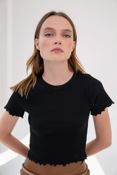 A wholesale clothing model wears lav10057-ruffle-detailed-crop, Turkish wholesale Tshirt of la & vetta
