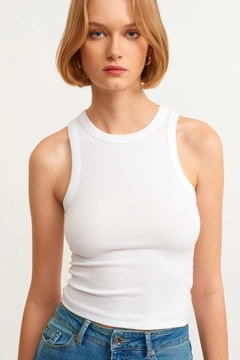 A wholesale clothing model wears lav10064-ribbed-halter-neck-knitted-undershirt, Turkish wholesale Undershirt of la & vetta