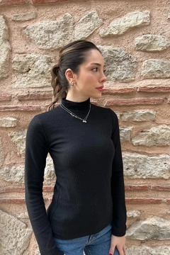 A wholesale clothing model wears lav10105-half-turtleneck-ribbed-sweater, Turkish wholesale Blouse of la & vetta