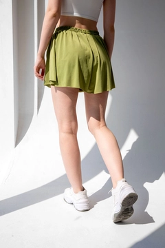 A wholesale clothing model wears lav10119-tights-sports-shorts, Turkish wholesale Shorts of la & vetta