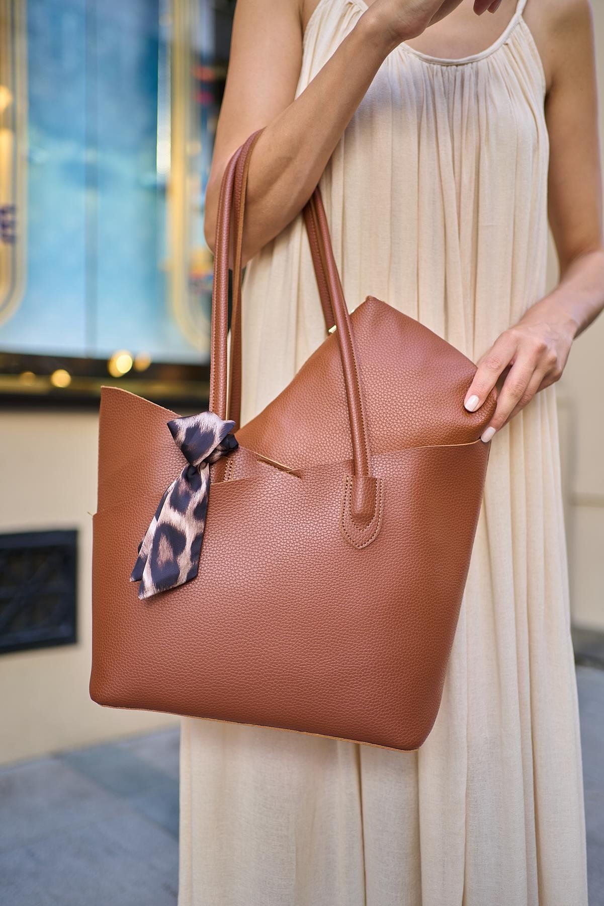 Productos de ropa de mujer al por mayor de Mina Fashion.